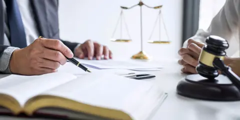 Jakie są przepisy dotyczące malowania oznakowania poziomego w Polsce?